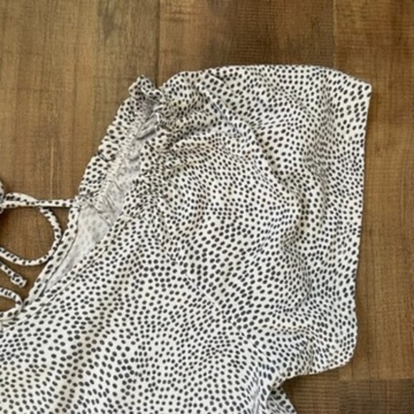 Bobeau Gray Dot Print Short Sleeve Tie Back Top Size Small Soft Stretch - Picture 2 of 7